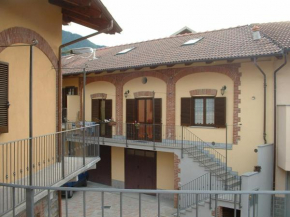 Отель Residence Il Cortile  Сант'антонино-Ди-Суза